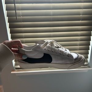 low nike blazers size 7.5 women